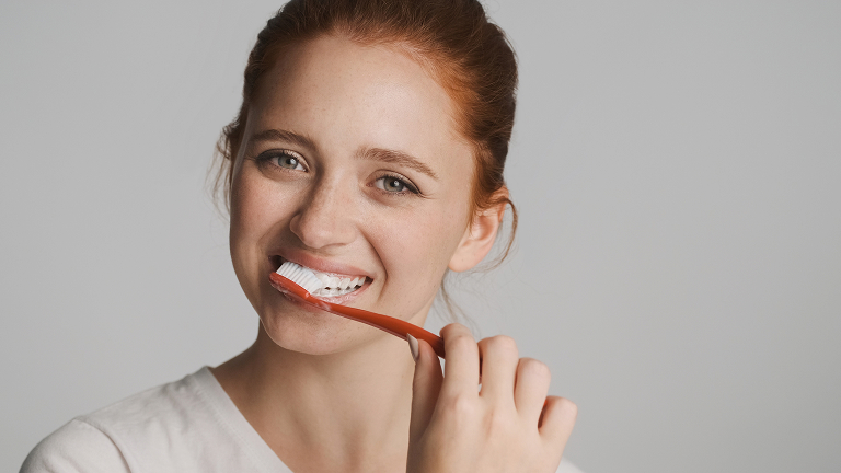 Comment prévenir les caries chez les adultes et les enfants